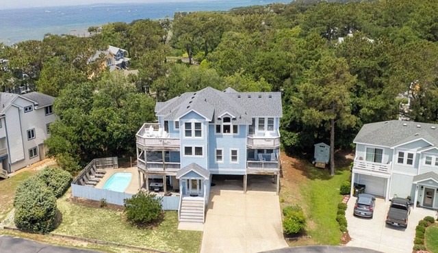 Holiday House 4 Bedroom Home With Heated Pool!