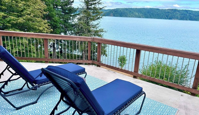 Hood Canal Retreat w/Hot Tub, Game Room & Stunning Views