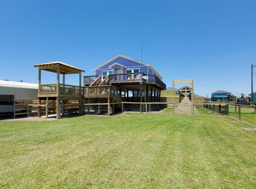 Ibis Isle- Sleeps 12-Walk to Beach- Fenced Yard & Gazebo