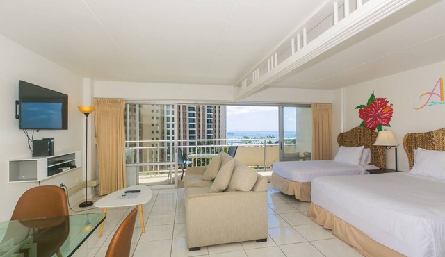 Ilikai 1 Bedroom Lagoon View, Minutes to the Beach! No Resort Fees!