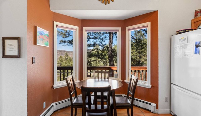 Incredible Views, Great Deck, Pet Friendly! in Durango