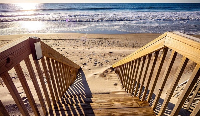 Island Drive 4478 - 5 BR Oceanfront B Lot with Oceanfront Hot Tub