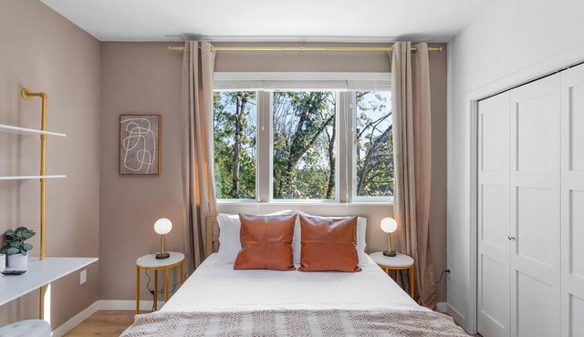 Kenny's Sweet Suite - 84 Walkscore