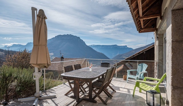 L’Echappée en Chartreuse – Peaceful Home with Mountain Views in Quaix-en-Chartreuse