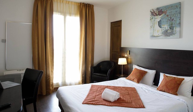 L'Epi Hotel in Epernon
