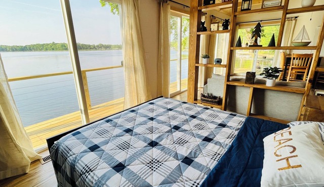 Lakefront Cabin w/Dock & Kayaks, True MN Getaway Stunning Lake View - Cabin 11