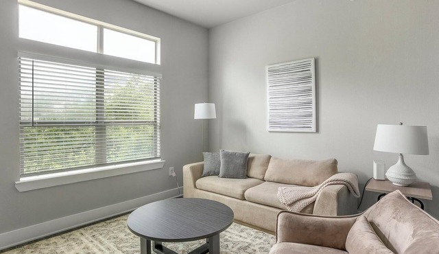 Landing | Chic 1BD, Yoga Studio, Clubhouse