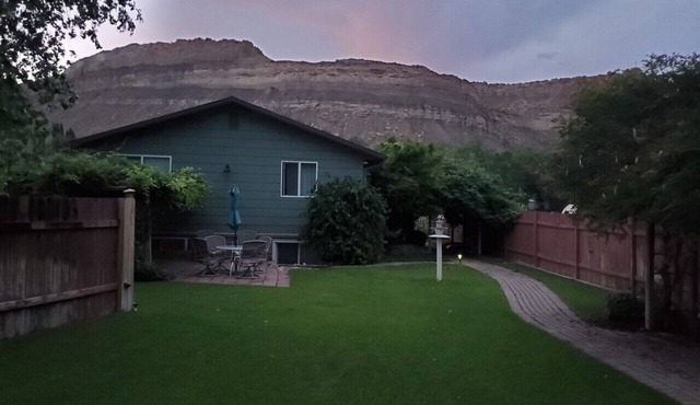 Large House alongside the River w/Beautiful Views & well-appointed interior.