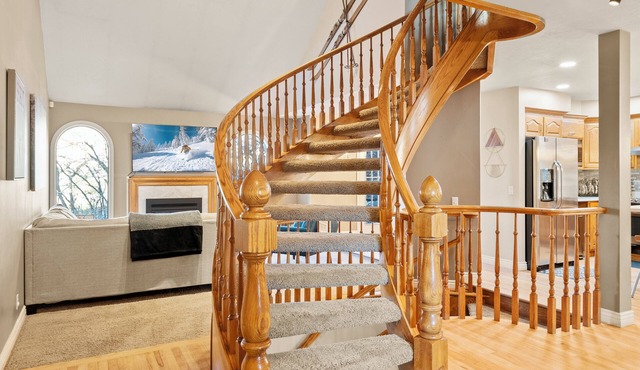 Leaf-Peeping Getaway, Hot Tub, Game Room, Pets Welcome, Canyon Access
