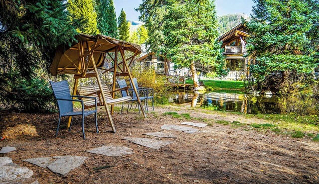 Lemmon Lodge Riverfront Cabin #12 with Private Beach on Grand Lake!