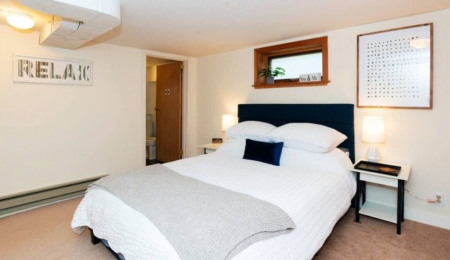 Loftium | Cute Ballard Home on a Quiet Street!