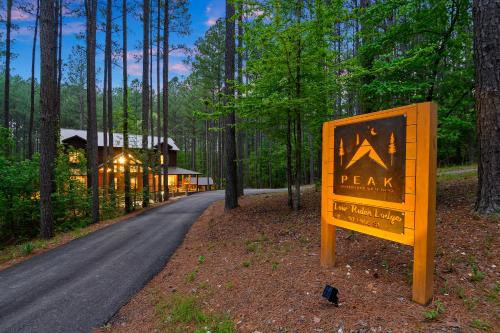 Low Rider Lodge - Backs to Pine Forest and ATV Trail Access from Driveway