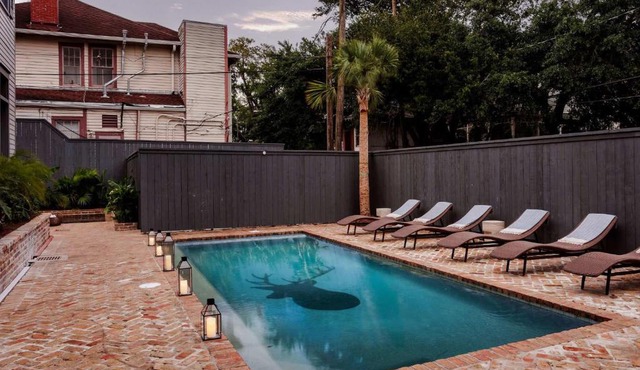 Lush Garden District Suite Shared Outdoor Space