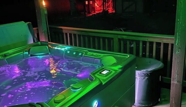 Luxury Alaska Spa Retreat Hot Tub Sauna Cold Plunge Fire Pit