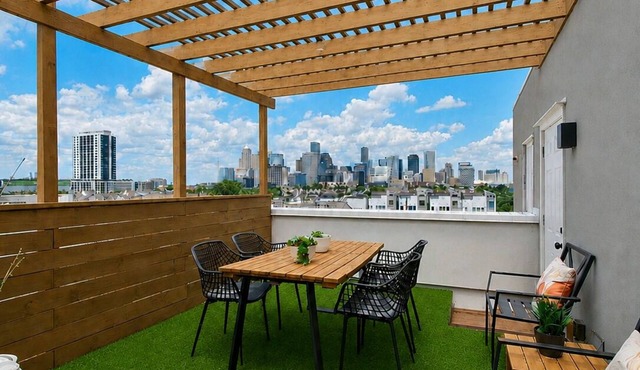 Luxury Midtown Houston Home w/Rooftop Skyline Views