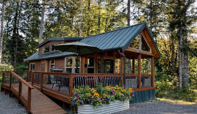 Magical Forest Cabin- Secluded Retreat Near Beach