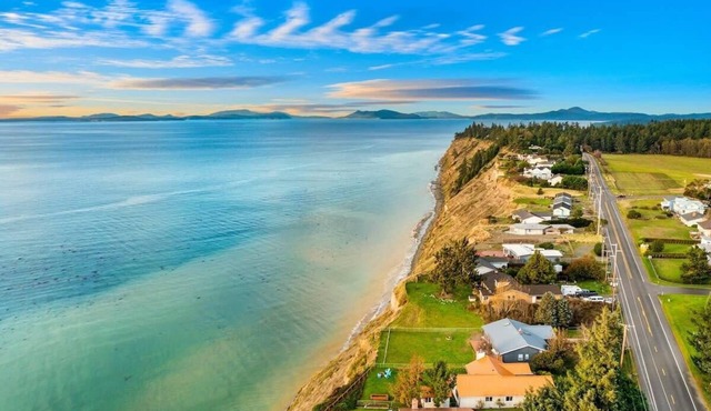 @ Marbella Lane – Wave HS w/EV Charger, Oceanfront!