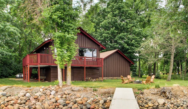 Mille Lacs Lake Cabin: Private Dock, Deck & Grill