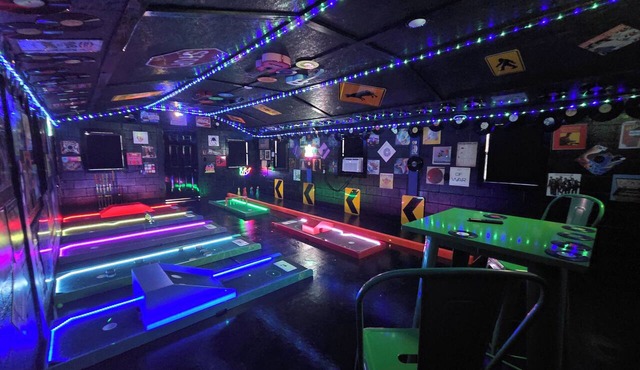 Mini Golf-HT-Arcades-Sunday Ticket-Sports Pack in Toccoa