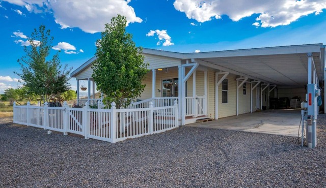 Mini Ranch: hiking, Black Canyon, views, fishing, privacy