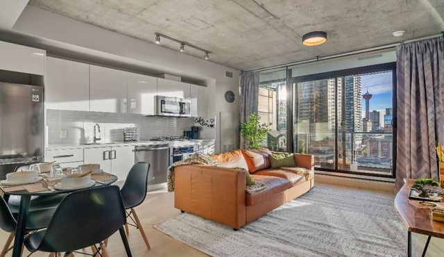 Miso 2 BD - Skyline View, Patio, Gym, Pool & AC