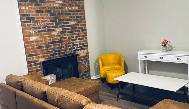 Modern 2BR Retreat Near Base & Beaches