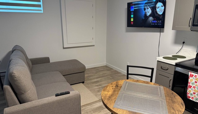 Modern Private 1 Bedroom Suite in Brighton Saskatoon. Close to U of S and RUH in Saskatoon