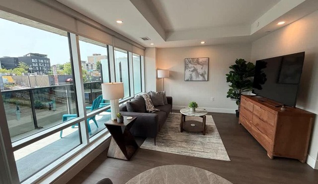 Modern & spotless 1 BR downtown with 6 appliances