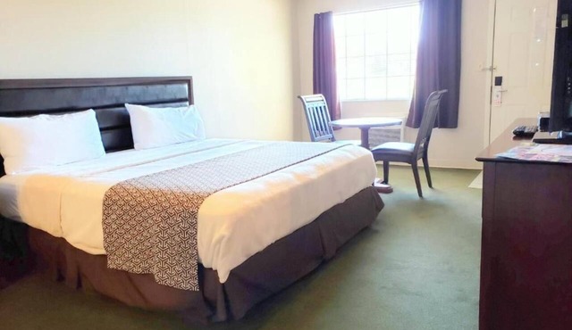 Motel 103 in Calhoun