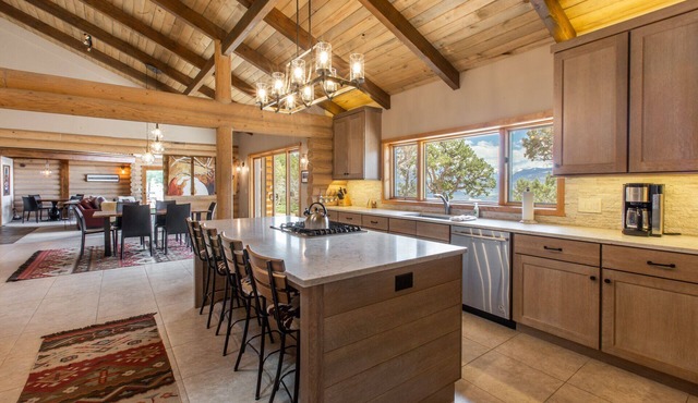 Mountain Retreat | Spacious | Trails Access | Air Conditioning STR2025-060