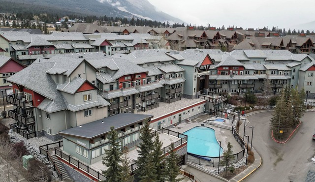 Mountains' Edge by ML in Canmore
