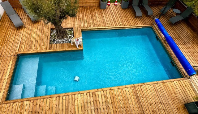 Must-See/Jacuzzi - Pool - Sauna - Turkish Bath in Challans