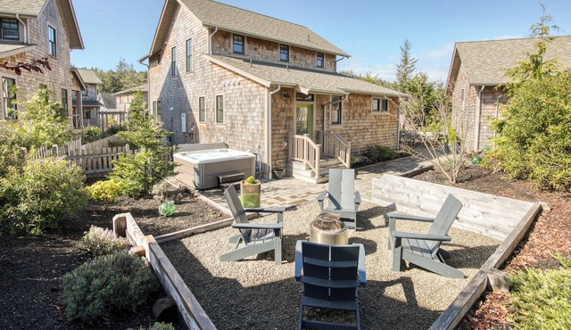NEW! 10 min. Walk to Town & Beach, PVT Hot Tub + Fenced Yard, Bikes, Fire-pit