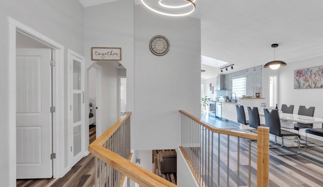 *NEW*HiddenGem*Discount*MovieTheatre*Deck*AC*Downtown 15'*Banff 60'*Bedrooms 4x