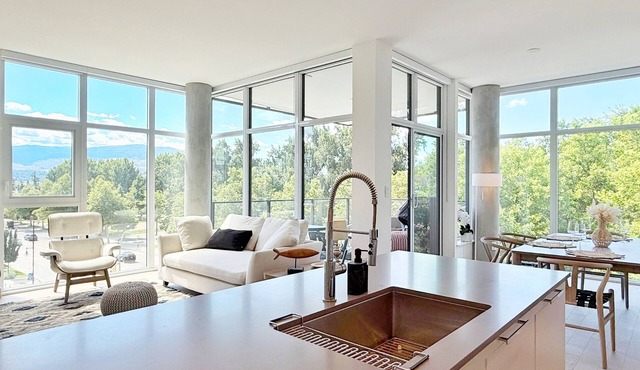 New Luxury Beachfront Escape with Pool and Hottub