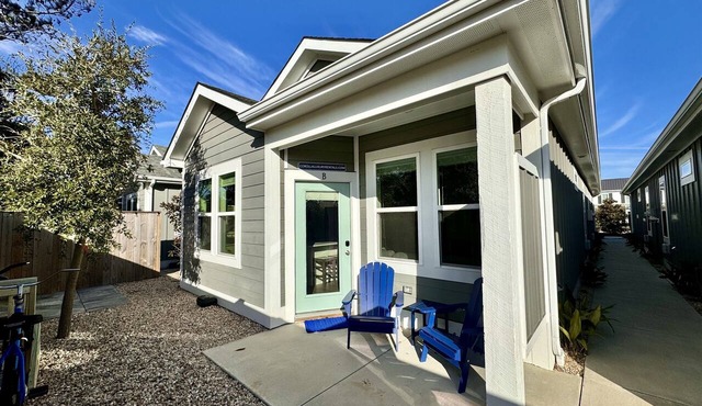 *New*OceansideCondo PetsOK Pool GameRoom No Stairs
