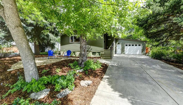 Newlands 4BR Retreat w/Private Suite | Walkable