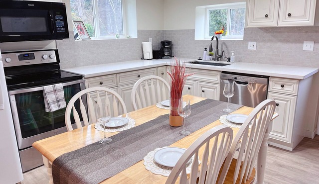 Nice, clean and cozy place to stay with family and friends