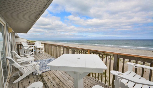 Oceanfront 3BR Queen's Grant Condo