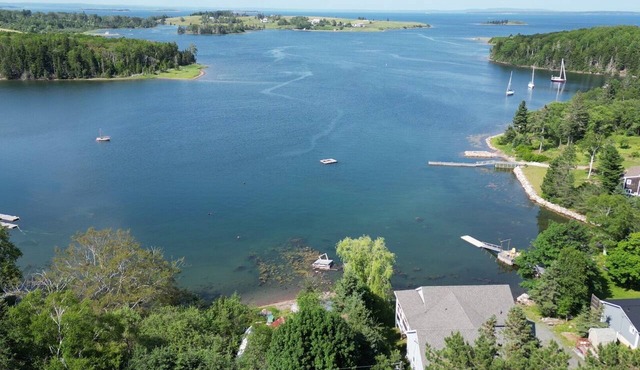 Oceanfront Kayaking retreat close to Lunenburg