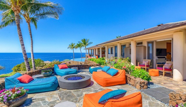 Oceanfront Luxury Living w/Private Pool and Spa