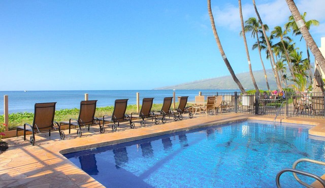 OCEANFRONT RESORT- WHALES+LOW WINTER RATES- Kihei Sands Beachfront Condo-B10
