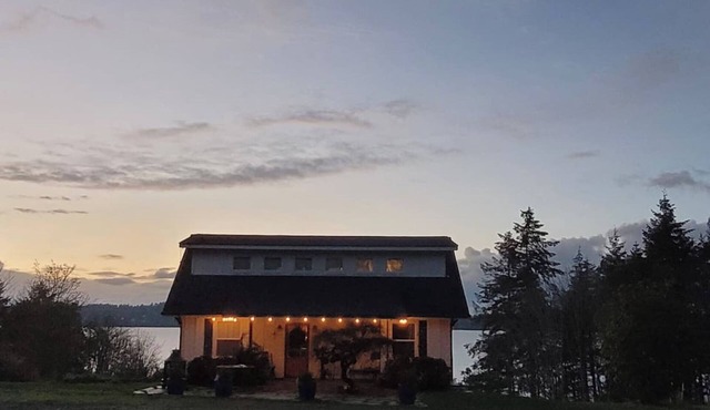 Olympia Waterfront Beach Cottage