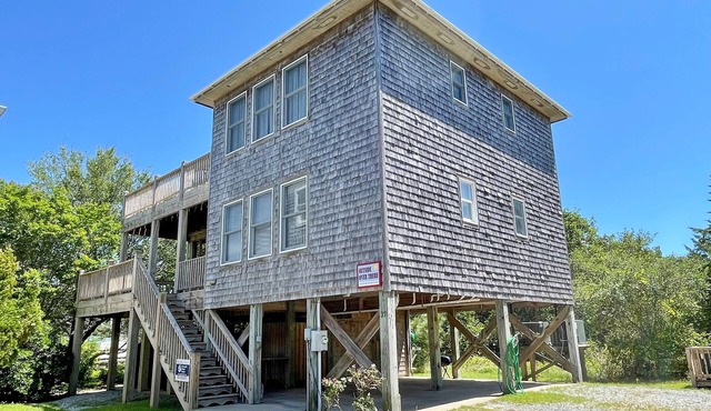 Outside Over There: Pet friendly located on a quiet lane.