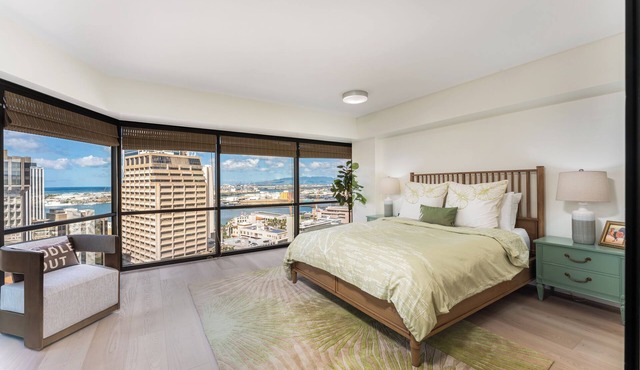 🌺 Pacific Skyline Hideout | Ocean & Harbor Views + Free Parking