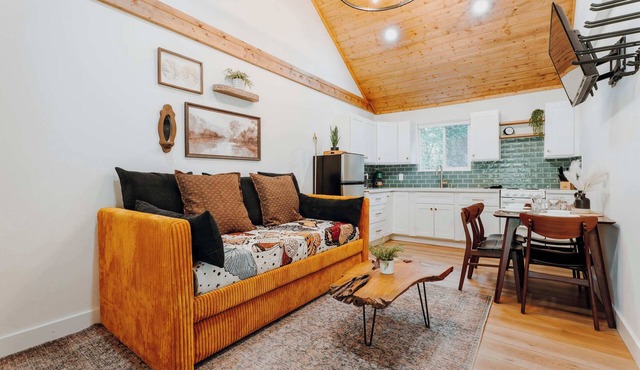 Packwood | Summerland Suite at The Peak Motel
