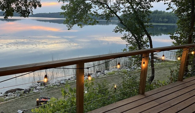 Peaceful 3-bedroom 1 1/2 bath cabin on a serene, secluded lake