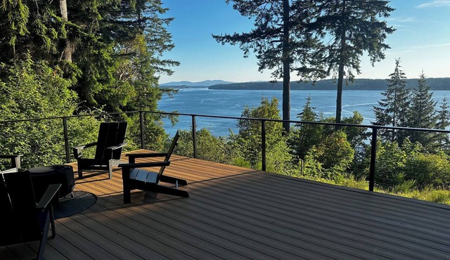 Peaceful 4‑Bedroom Home with Gorgeous Puget Sound Views