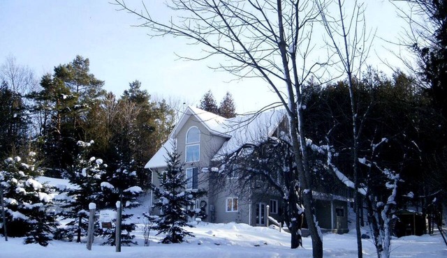 Peaceful Bed and Breakfast Accommodation by Eugenia Falls near Flesherton, Ontario in Eugenia