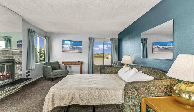 Pet-Friendly 2-Bedroom Family Suite With Fireplace